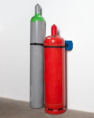 DENIOS gasflaska vägghållare WH 2-P universal tillverkad av polyeten (PE), för 2 flaskor (max. Ø 320 mm), 241-360